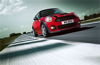 Mini Cooper S  John Cooper Works.  JCW