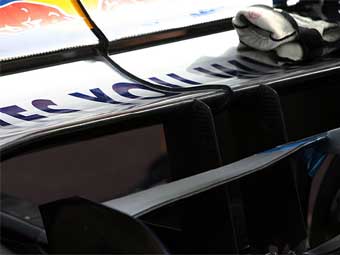 Заднее антикрыло на болиде Red Bull. Фото с сайта autosport.com Заднее антикрыло на болиде Red Bull. Фото с сайта autosport.com