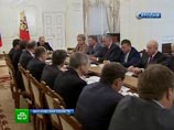 "У нас многие предприятия в прошлом веке находятся", - пожаловался глава государства, хотя и подчеркнул, что в последние годы их модернизация, в том числе, в плане кадров, начала проводиться