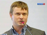 В свою очередь "единороссы" в Госдуме сочли излишним парламентское расследование по заявлению Развозжаева о применявшихся в отношении него пытках