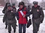 В центре столицы полиция задержала 13 человек за то, что они пытались провести несанкционированную акцию
