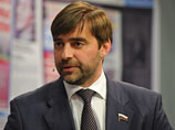 Вице-спикер Госдумы Сергей Железняк, ярый защитник нравственности в СМИ, театре и где бы то ни было вообще, выступая на съезде союза журналистов России, не смог закончить свое выступление из-за продолжительных аплодисментов