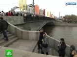 Как сообщили в пресс-службе ГУ МВД России по Москве, число участников мероприятия на Болотной площади на момент его начала составило около 6 тыс. человек, включая примерно 300 представителей СМИ