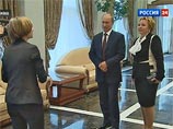 В нем обсуждался развод Владимира и Людмилы Путиных. Претензии возникли еще раньше - по поводу выпуска об отставке мэра Москвы - но уже постфактум. А выпуск о разводе Путина сняли целиком, пожаловался ведущий Владислав Сорокин