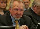 Не смог депутат, коснувшись темы СМИ, не упомянуть имя главного редактора "Московского комсомольца" Павла Гусева, на которого Андрей Исаев "в истерике и агонии раненного зверя" нападал в связи с публикацией в "МК" материала "Политическая проституция меняе