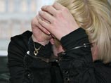 В Голышмановском районе Тюменской области зачитан приговор местной жительнице, которую признали виновной в нанесении увечий стражу порядка. Женщина, используя кипяток, причинила начинающему полицейскому ожоги век