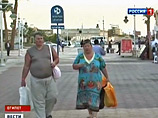 "Если будет принято решение об эвакуации, то это 300 бортов! - говорили в Ростуризме, исходя из ориентировочных данных о 30 тысячах россиян в Египте. - Даже если каждый день выполнять по 10 рейсов, на то, чтобы всех вывести уйдет месяц"