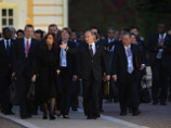 Президент России Владимир Путин по окончании рабочего ужина с лидерами G20 и светомузыкального представления в Петергофе провел поздно ночью встречу с премьер-министром Великобритании Дэвидом Кэмероном
