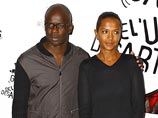 Как сообщает журнал "Клозер", бывшая подруга 41-летнего Тюрама, ведущая на телевидении Карин ле Маршан написала на него заявление в полицию. По ее словам, бывший футболист во время ссоры схватил ее за волосы и трижды ударил головой о холодильник
