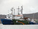 Команда судна Greenpeace Arctic Sunrise, которое было задержано в Печорском море, насчитывала 30 активистов. Экологов задержали за акцию протеста против нефтедобычи на платформе "Приразломная"