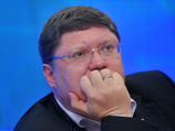 Депутат-единоросс Андерей Исаев, который участвовал в скандале на борту самолета "Аэрофлот" рейса "Санкт-Петербург - Москва", хотел пересадить своего помощника в бизнес-класс