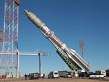 Первоначально запуск "Протона-М" с американским спутником планировался на 20 октября. Однако менее чем за сутки по просьбе США он был перенесен на резервную дату - 21 октября