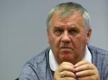 "Нефтехимик", одержавший в 14-и матчах регулярного чемпионата всего две победы при дюжине поражений, по обоюдному соглашению сторон расторгнул трудовой договор с главным тренером команды Владимиром Крикуновым