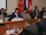 "Ирина Михайловна дала поручение проконтролировать, чтоб в каждой школе и детском саду висели портрет президента и слова гимна. О своих фото она и словом не обмолвилась"