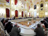 Законопроект об общественном контроле в сентябре получил одобрение президента Владимира Путина на его встрече с членами Совета по правам человека. Глава государства распорядился внести его в нижнюю палату парламента до марта 2014 года