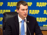 Депутат от ЛДПР, бывший кандидат в мэры Москвы Михаил Дегтярев предложил запретить оборот и хранение долларов США на территории РФ