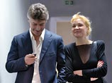 "Этих тайных свидетелей знает весь город, вот вывесили фотографию. Но с другой стороны, кто запретит журналистам фотографировать? Поэтому суд ходатайство отклонил", - прокомментировал решение суда мэр Екатеринбурга Евгений Ройзман