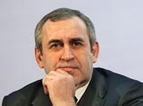 На вопрос, поддержит ли "Единая Россия" Белых в случае его выдвижения либо же выдвинет своего кандидата, секретарь генсовета партии Сергей Неверов ответил, что решения пока нет - идут консультации