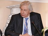 Прошу рассмотреть возможность лишения А.Навального статуса адвоката", - цитирует "Интерфакс" открытое письмо председателя координационного совета "Молодой гвардии" Максима Руднева к президенту Адвокатской палаты Москвы Генри Резнику