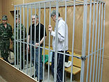 Ходорковский и глава МЕНАТЕП Платон Лебедев были арестованы в 2003 году. В мае 2005 года Ходорковского приговорили к девяти годам лишения свободы по обвинению в мошенничестве и неуплате налогов