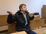 На рассмотрении дела в суде выяснилось, что 22-летний Алтайчинов ранее был трижды судим - два раза за кражу и за применение насилия в отношении представителя власти. Однако всякий раз его приговаривали к наказанию, не связанному с лишением свободы