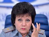 "Если у нас такая информация появляется, мы информируем следователя и дальше работу проводят специальные подразделения. В данном случае проинформировали не только следователя, но и Генпрокуратуру", - сказала глава управления ФСИН Елена Зарембинская