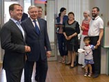 В Крым с двухдневным визитом прибыл премьер-министр РФ Дмитрий Медведев. Никаких заявлений по поводу продовольственной безопасности нового федерального округа со стороны Медведева пока не было