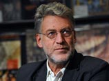 Известный журналист и музыкальный критик Артемий Троицкий решил уехать из России в Эстонию на постоянное место жительства