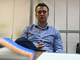Так как по условиям домашнего ареста Навальному запрещены контакты в Сети, блоги оппозиционера, по его словам, от его имени ведут его супруга Юлия Навальная и коллеги по Фонду борьбы с коррупцией