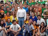 Один из участников северо-кавказского молодежного форума похвастался перед Медведевым "ответными народными санкциями": он рассказал, что молодежь в регионе отказывается носить одежду с иностранными флагами