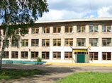 В Чувашии уволили директора средней школы №1 и его заместителя, где учительница заклеивала рты ученикам, рисовала на их лбах двойки и заставляла второклассников стоять весь урок