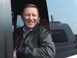 Глава администрации президента РФ Сергей Иванов с иронией воспринял очередное выражение сожаления Японией по поводу его визита на Курилы. "Это как ритуальные танцы: я туда езжу, выслушиваю сожаления", - заявил он журналистам и заверил: "Я снова туда поеду