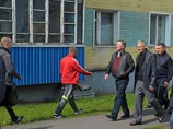 Глава администрации президента подчеркнул, что посещает Курилы не с политическими целями. "Люди довольны - наши россияне, которые там живут. Все остальное для меня, как говорят дипломаты, иррелевантно"