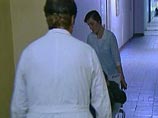 В главке МВД по Краснодарскому краю сообщили, что движение на данном участке трассы не перекрывалось. В ликвидации аварии были задействованы расчеты спасателей и "скорой помощи". На месте ДТП работает следственная группа