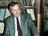 Добавим, в 1991 году была опубликована книга Юрия Шутова "Собчачье сердце, или записки помощника, ходившего во власть" - автобиографический роман, в котором он рассказывает о своей политической карьере и разногласиях с Анатолием Собчаком