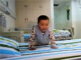 Зажигательный танец китайского мальчика с ампутированными ногами стал хитом в интернете