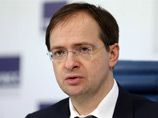 Министр культуры РФ Владимир Мединский заявил, что департаменты культуры Москвы и Петербурга должны подключиться к финансированию программы "Большие гастроли", а если этого не произойдет, то столичные театры будут секвестированы в пользу федеральных