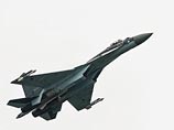 В Пентагоне СМИ ранее сообщили, что разведчик "был перехвачен русским Су-27 в небезопасной и непрофессиональной манере", который пролетел на расстоянии 6 метров от него