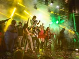  Побеждает в состязании мастеров игры на "Air Guitar" автор номера, который производит наибольшее впечатление на авторитетное жюри, выставляющее оценки за артистичность
