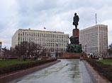 Представители несистемной оппозиции предполагают, что появление Нацгвардии фактически подразумевает создание полноценной армии, необходимой для защиты нынешнего режима и лично Путина