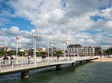 Власти приморского городка Аркашон на юго-западе Франции в течение долгого времени не могли справиться с одной щекотливой проблемой