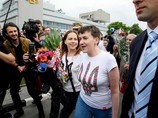 По словам источника, на этот раз используют ту же схему, что и при обмене бывшей летчицы Надежды Савченко на "бойцов ГРУ" Александра Александрова и Евгения Ерофеева