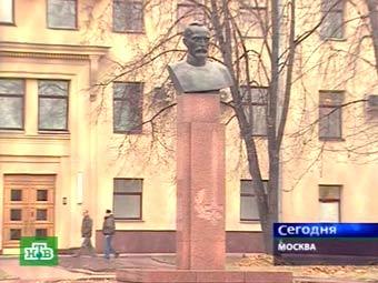 Бюст Феликса Дзержинского на Петровке 38, кадр телеканала НТВ