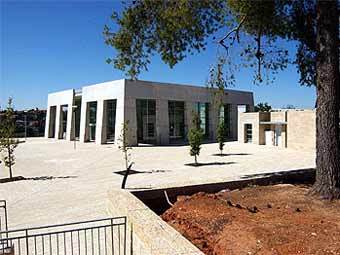 Мемориал в Яд Вашем, фото с сайта go-israel.com 