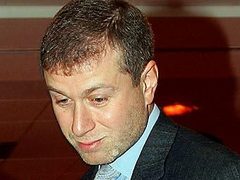 Роман Абрамович, фото газеты "СПОРТ-ЭКСПРЕСС" Роман Абрамович, фото газеты "СПОРТ-ЭКСПРЕСС"