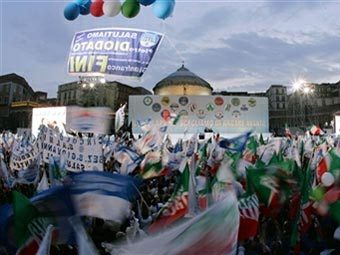 Предвыборный митинг в Италии. Фото AFP