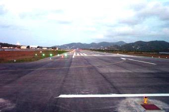   www.airport-int.com