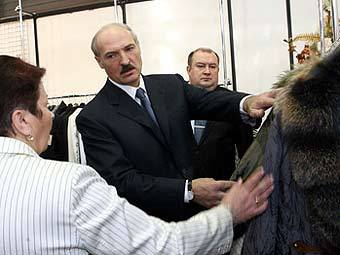 Александр Лукашенко на выставке в Жодино. Фото пресс-службы президента.