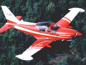  SF-260.    flug-revue.rotor.com