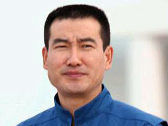    (Zhai Zhigang).    astronautix.com
